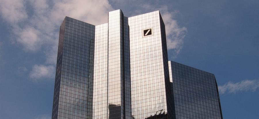 La sede di Deutsche Bank a Francoforte sul Meno, foto di Markus Bernet (CC BY-SA 2.5)